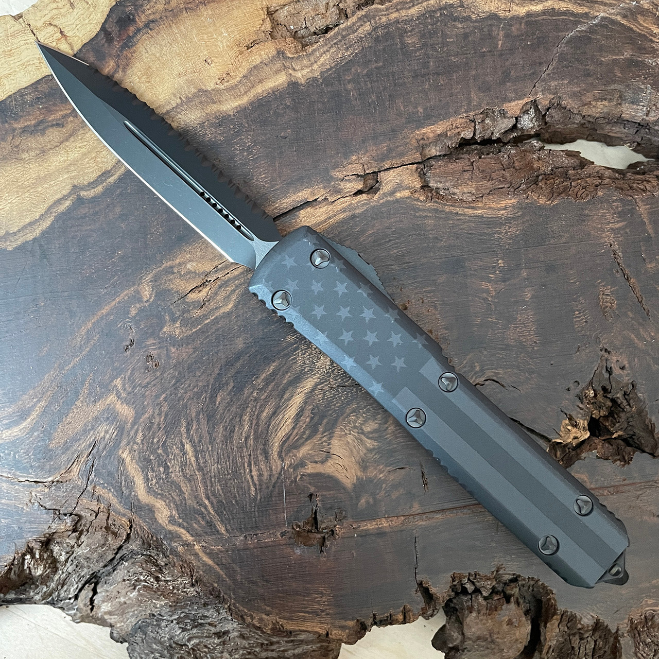 Microtech Ultratech D/E Blade Show 2023 USA Flag DLC Full Serrated DLC