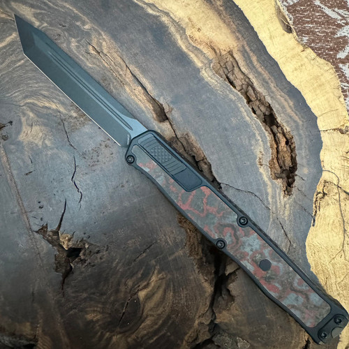 Heretic Knives Cleric II T/E Black Handle w/ Blood Red Camo Carbon Inlay DLC Blade H019-6A-RD/CC