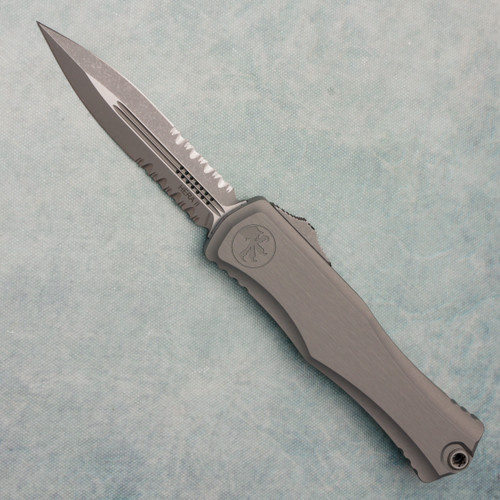 Microtech Hera II D/E Natural Clear Apocalyptic Part Serrated 1702-11APNC