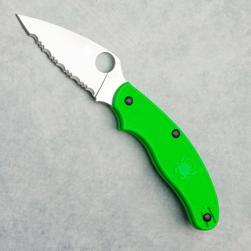 Spyderco UK Pen Knife Salt Slip Joint Green FRN Handles Satin LC200N Serrated Blade C94SGR