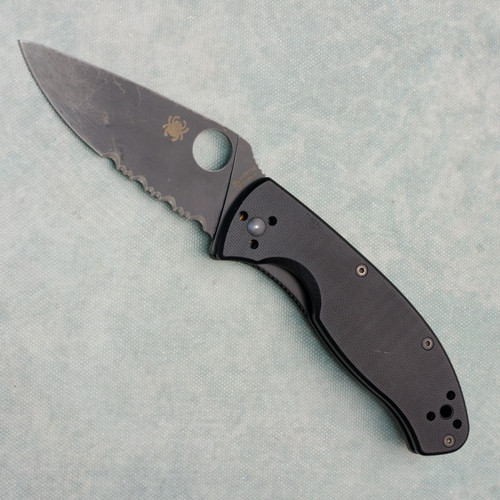Spyderco Tenacious Liner Lock Black G-10 Black Part Serrated Blade (Pre-owned)