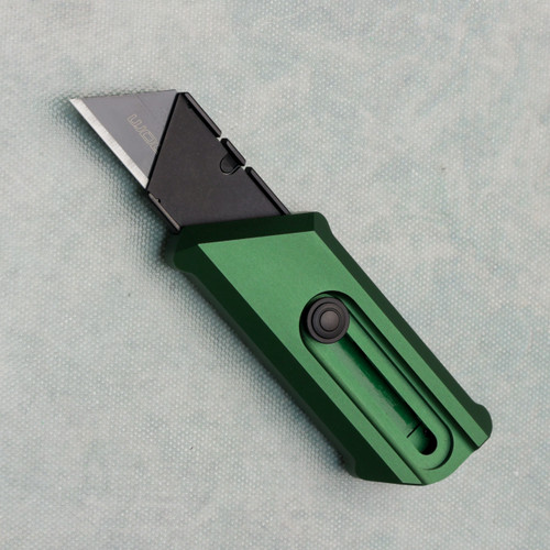 Chaves Knives Blue Label CHUB Slipper Handy Utility Blade Green Aluminum Black PVD Blade Carrier