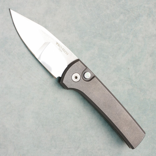 Pro-Tech Chaves Scapegoat Compact 17-4 Steel Handles Mike Irie Hand Compound Ground Mirror Polish 154CM Blade