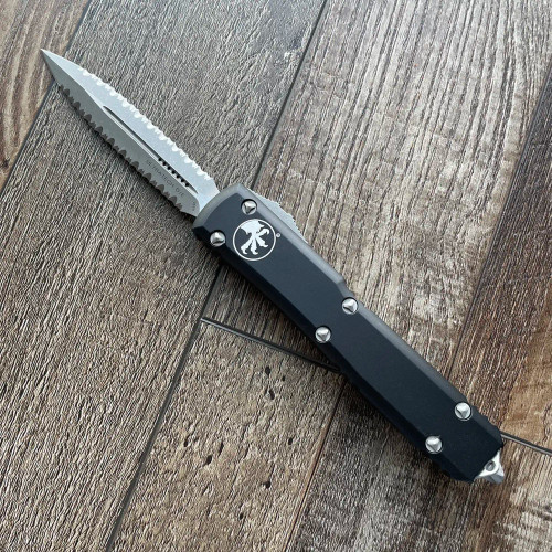 Microtech Ultratech D/E Black Apocalyptic Full Serrated 122-D12AP