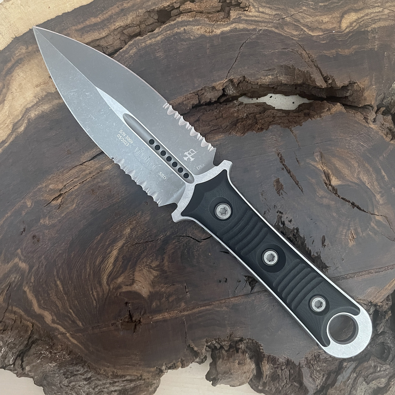 Microtech Borka SBD Dagger Fixed Blade Black G10 Apocalyptic Serrated 20111AP American Edge