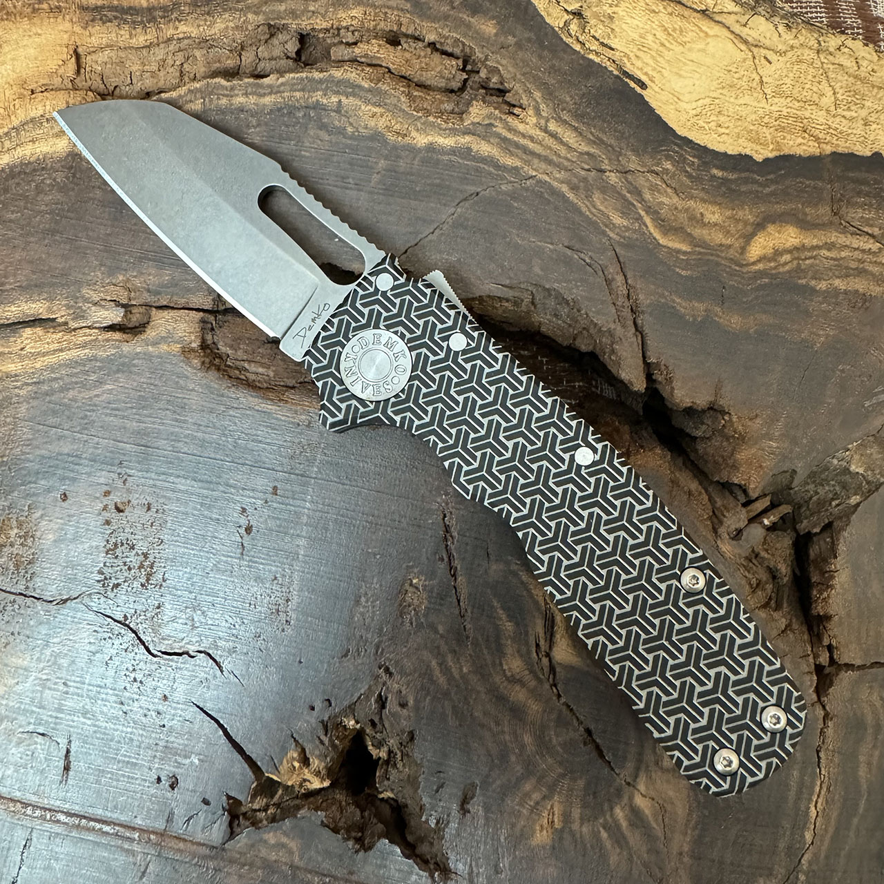 Demko AD20.5 Shark Cub Shark Lock Basketweave Black Aluminum Handle Stonewash Shark Foot CPM