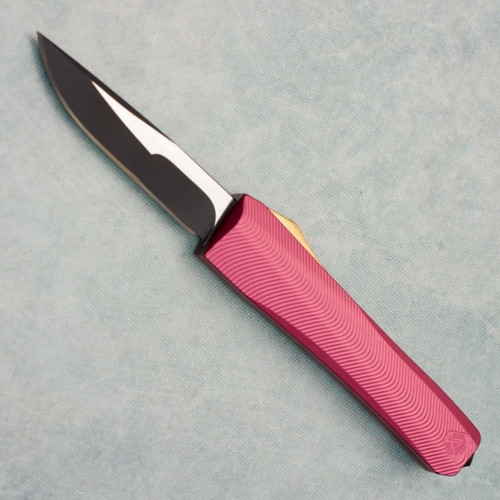 Core Edge 0331 Pulsar Pink Handle DLC/Satin Flats Mike Irie Hand