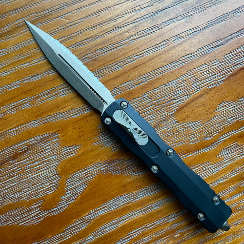 Microtech Dirac Delta D/E Black Stonewash Serrated 227-11