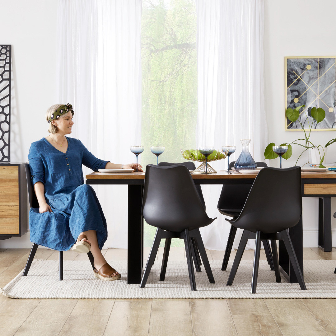 Esperance dining table