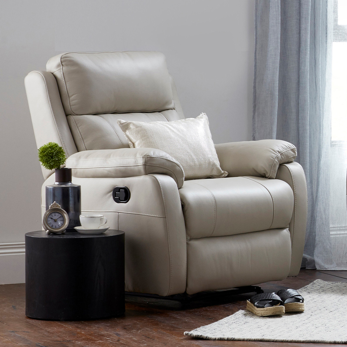 Turner leather recliner