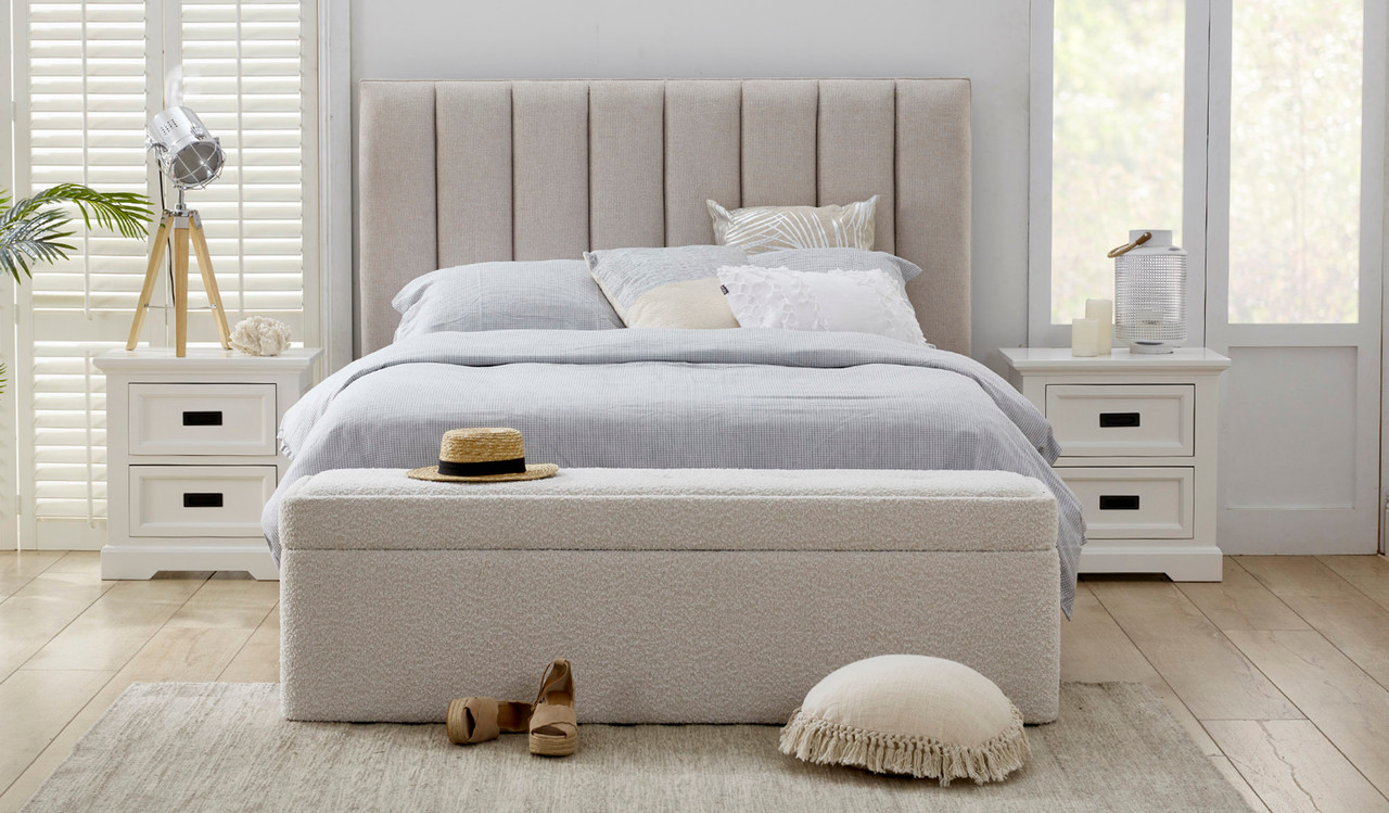 Leo storage bench