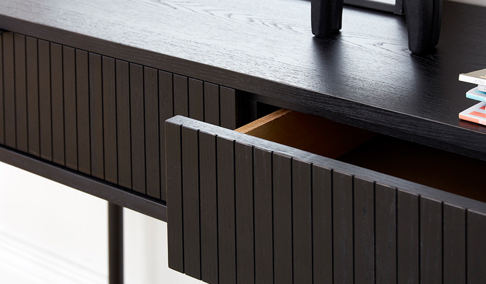 Raven hall table