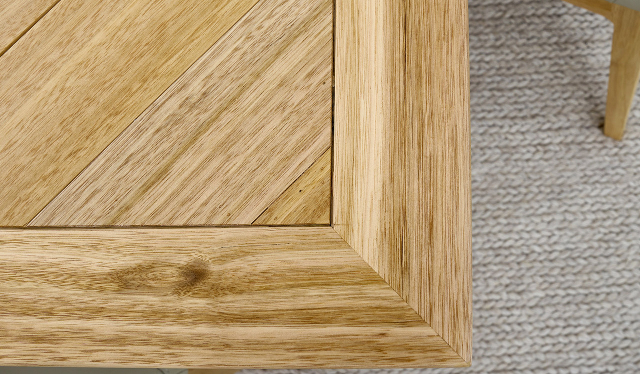 Villa dining table Focus on Furniture