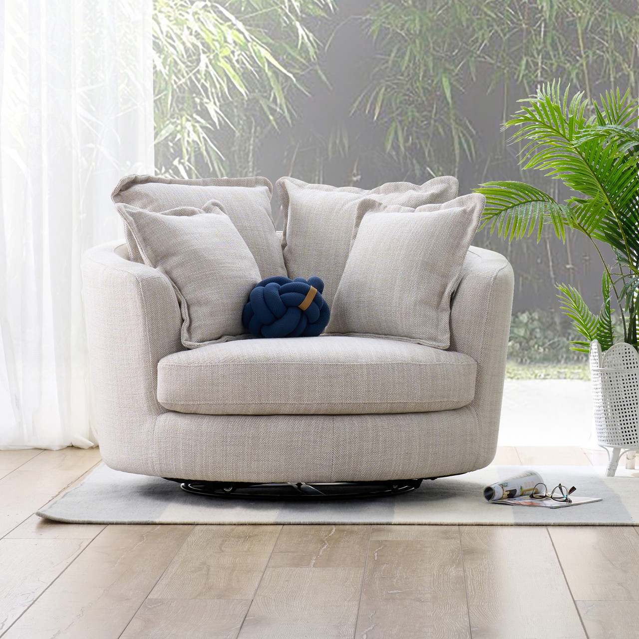 Cuddle swivel chair Focus on Furniture