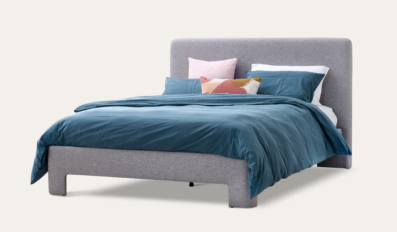 Thornton king bed
