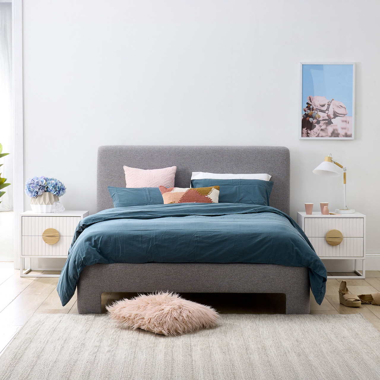 Thornton king bed