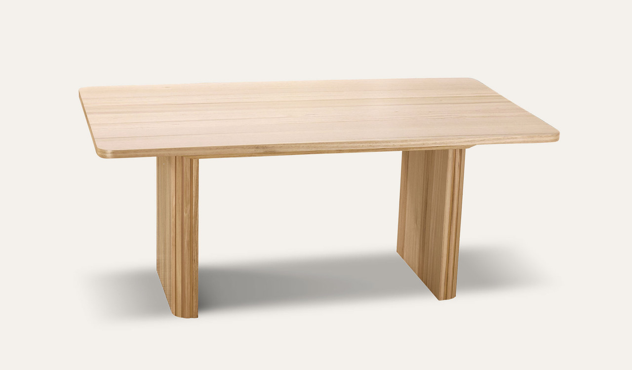 Elodie dining table