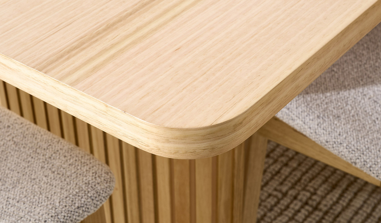 Elodie dining table