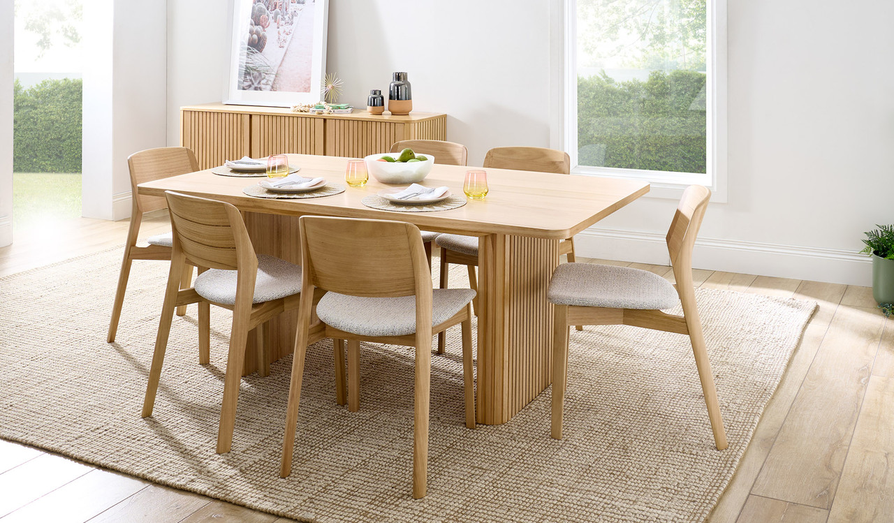 Elodie dining table