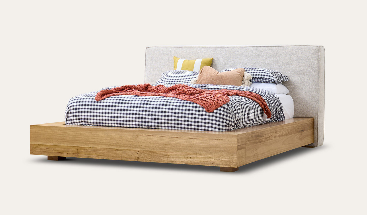 Aesha bed