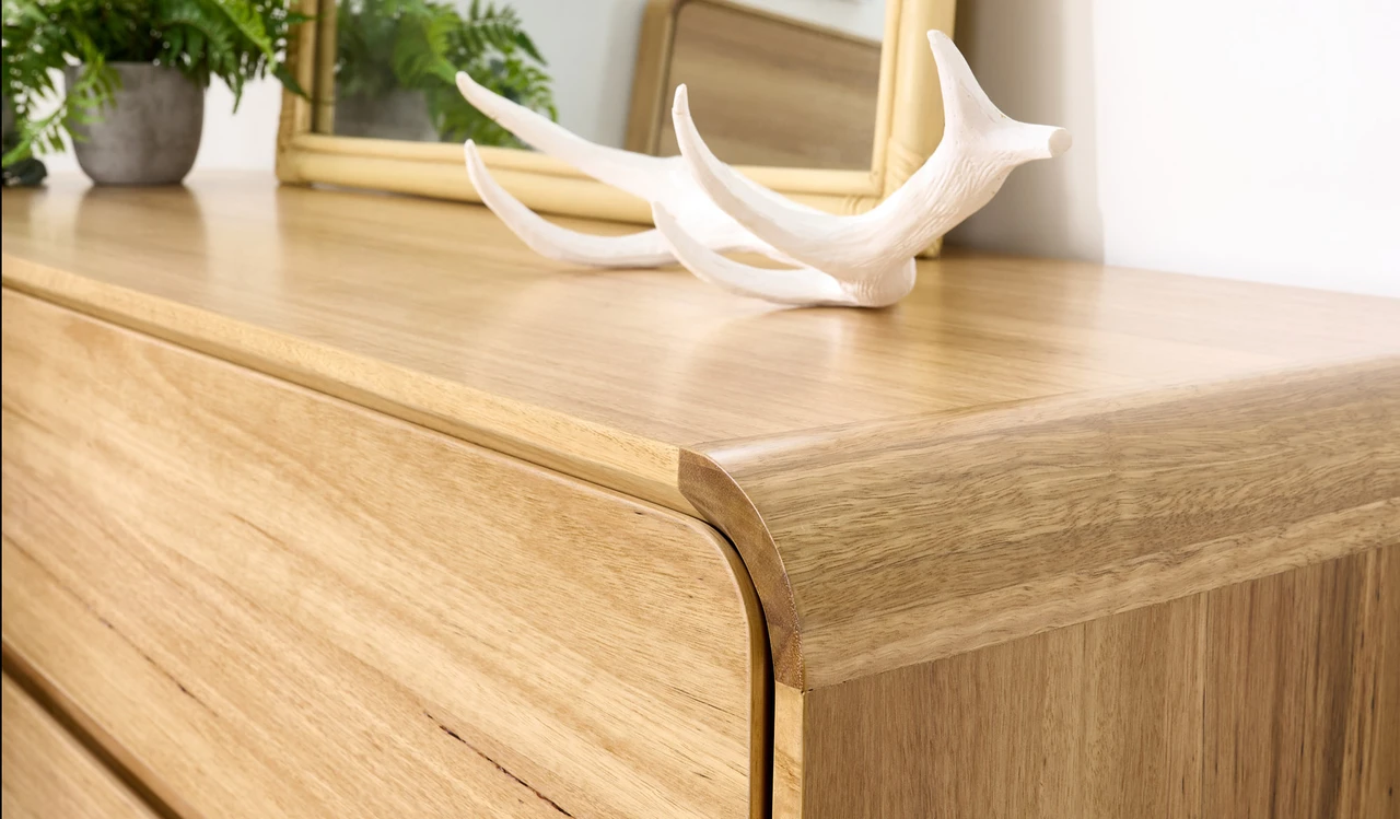 Laine 4 pce dresser bedroom suite