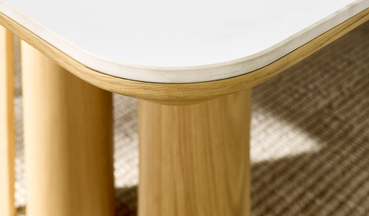Plada dining table