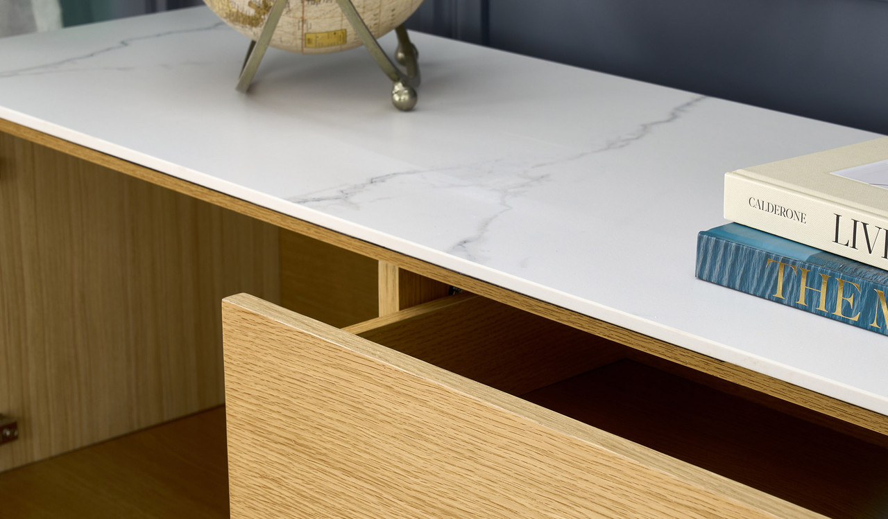 Plada entertainment unit