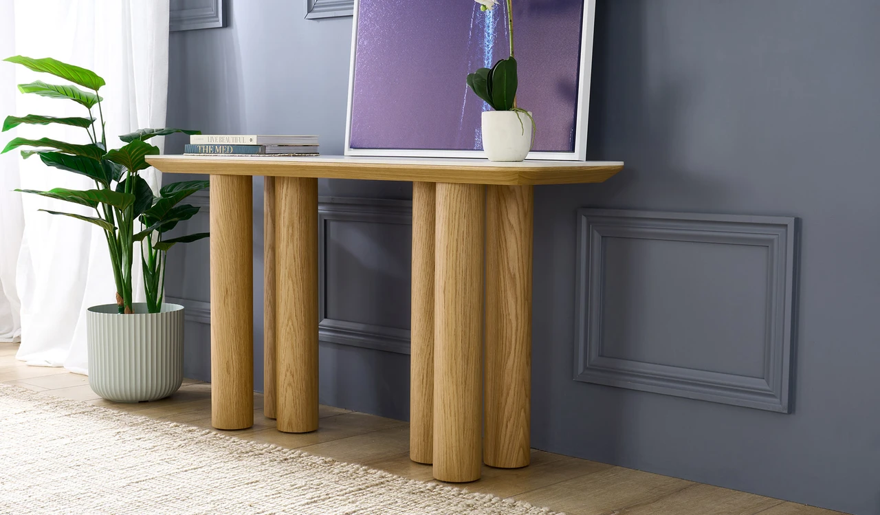 Plada hall table