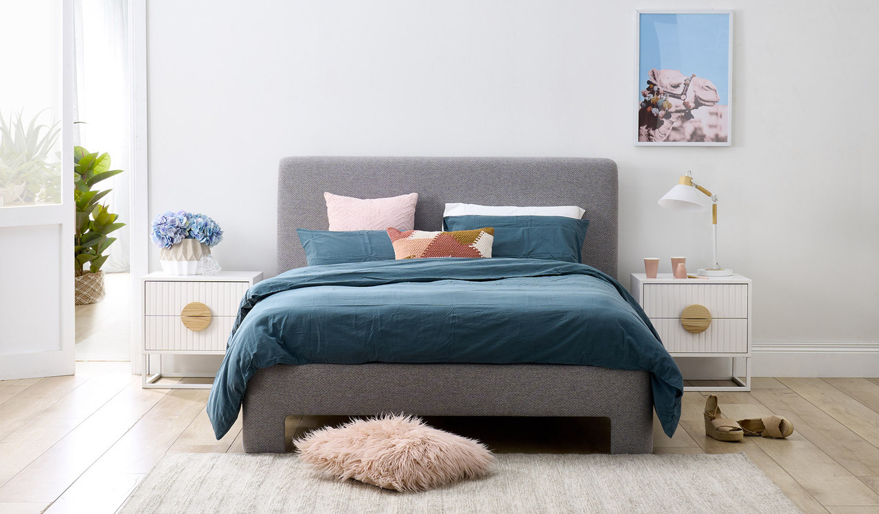 Thornton king bed