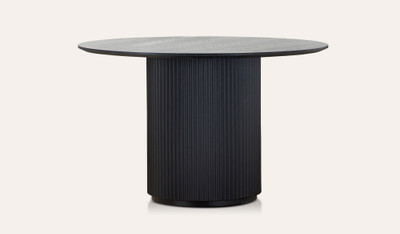 Larsa round dining table