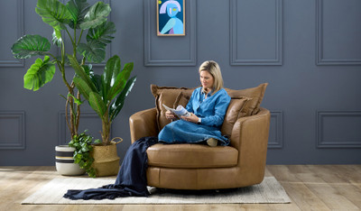 Cuddle leather swivel chair