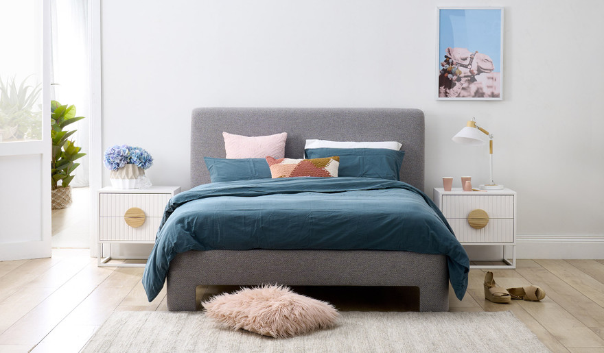 Thornton king bed