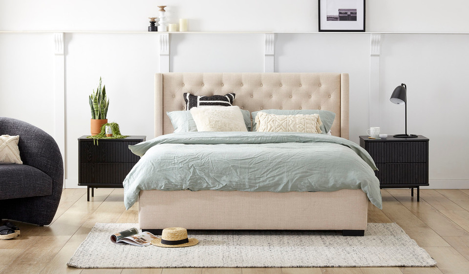 Amora queen bed + MyZone Essential mattress