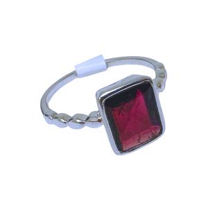 Garnet Rectangle Silver Ring S8