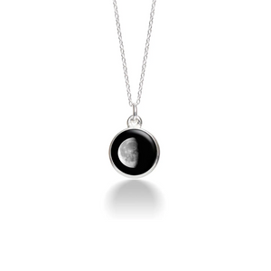 Stainless Moon Phase: 5D Waning Gibbous Necklace Stainless Moon Phase: 5D Waning Gibbous Necklace