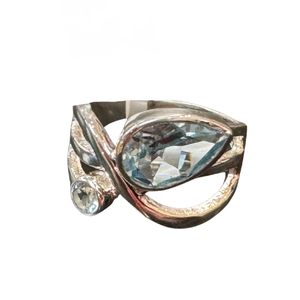 Blue Topaz Tear with Circle Silver Ring S7