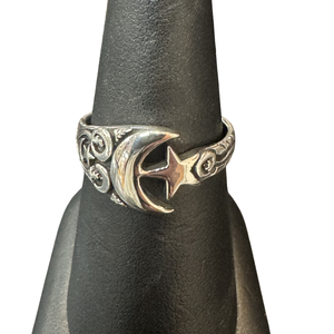 Moon Star Scroll Band Ring S10