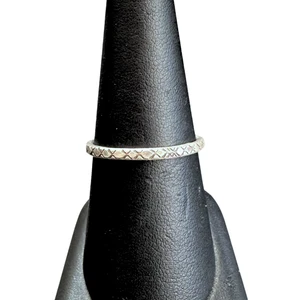 Silver .95 Band X Ring S6