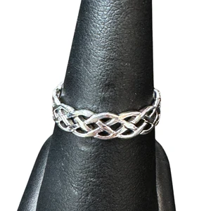 Single Braided Band Ring S9