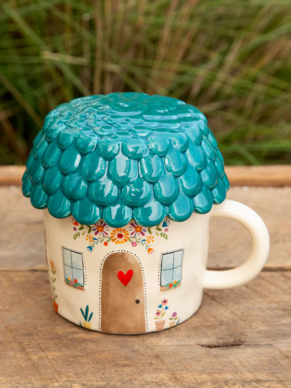 Folk Cozy Cottage with Lid Mug
