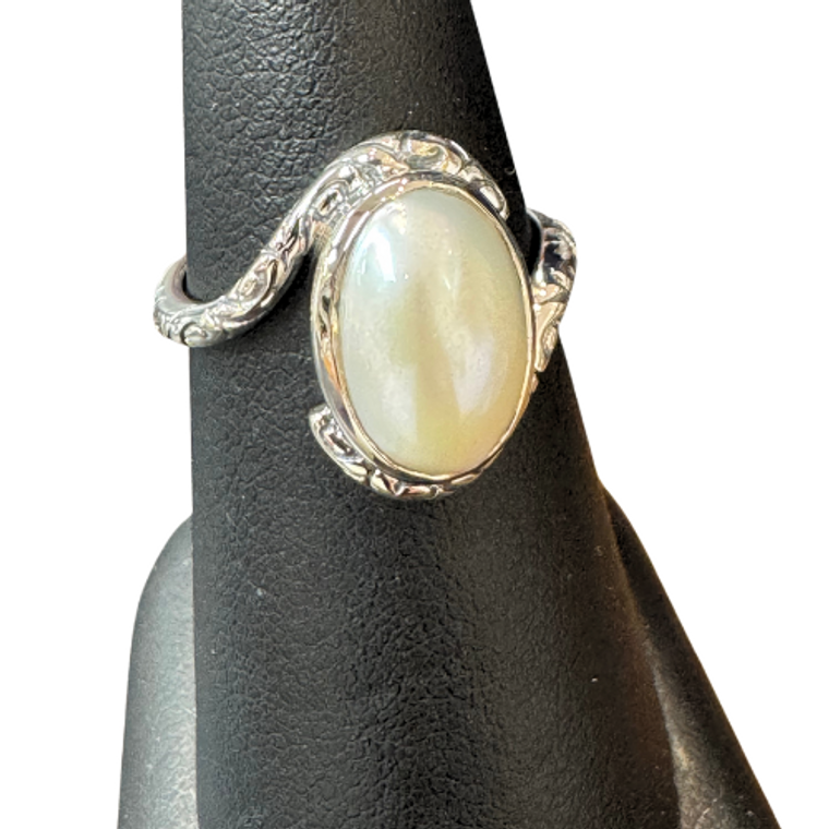Pearl Med Oval Scrolly Band Silver Ring S6