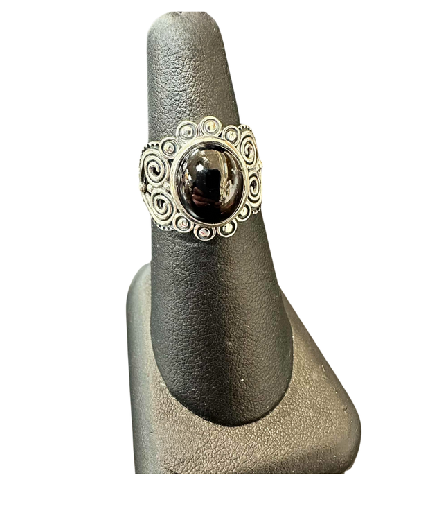 Garnet oval scrolly Silver Ring S8
