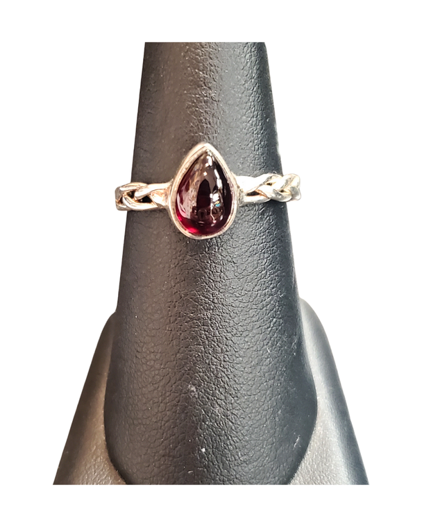 Garnet tear rope Silver Ring S9
