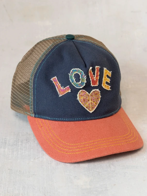 Love Hat