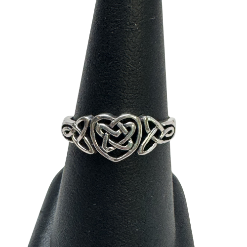 Silver Celtic Heart Ring S7