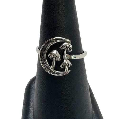 Silver 3 Mushroom in Moon Ring S8