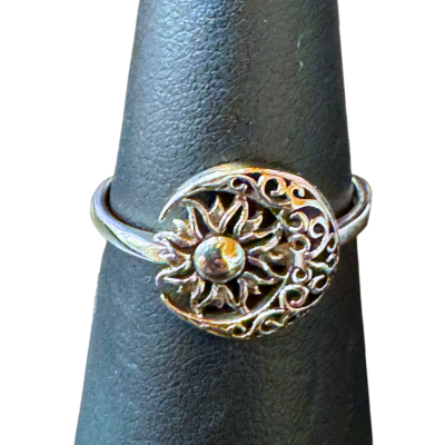 Silver Scrolly Crescent Moon + Star Ring S9