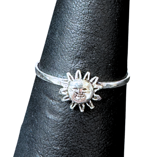 Silver tiny Sun Ring S8