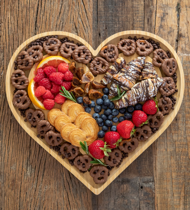 Heart Shaped Charcuterie Boards AWIZOM 4-Piece Heart Shaped Bamboo