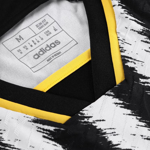 Juventus 23/24 Authentic Men's Home Shirt